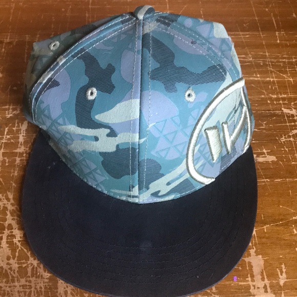 Hat - Picture 3 of 4